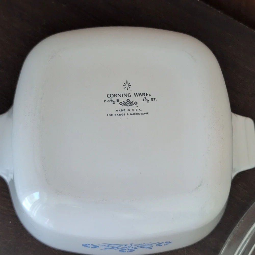 Corning Ware Cornflower Blue Casserole Dish 1 1/2 Quart with Lid